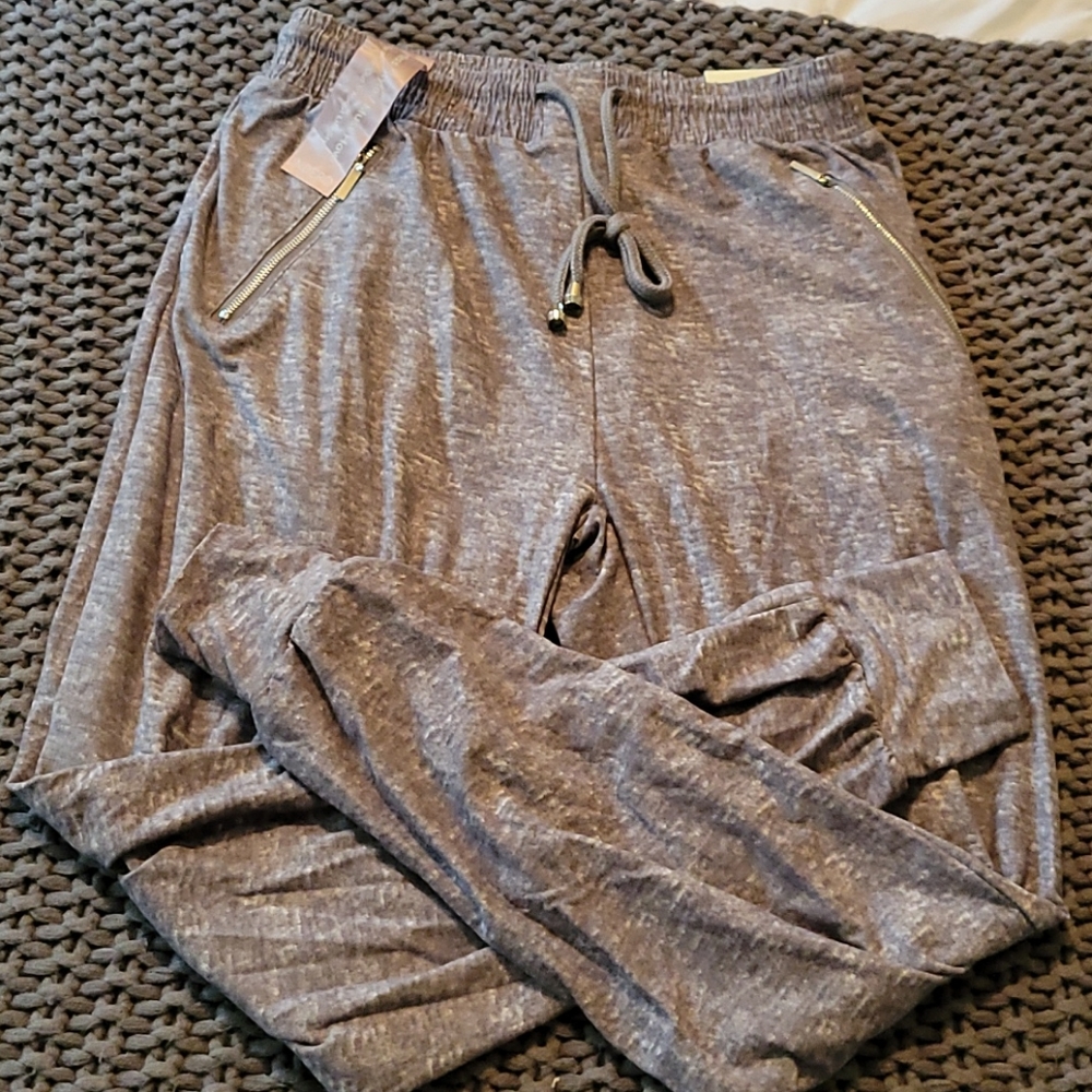 grey sweatpants